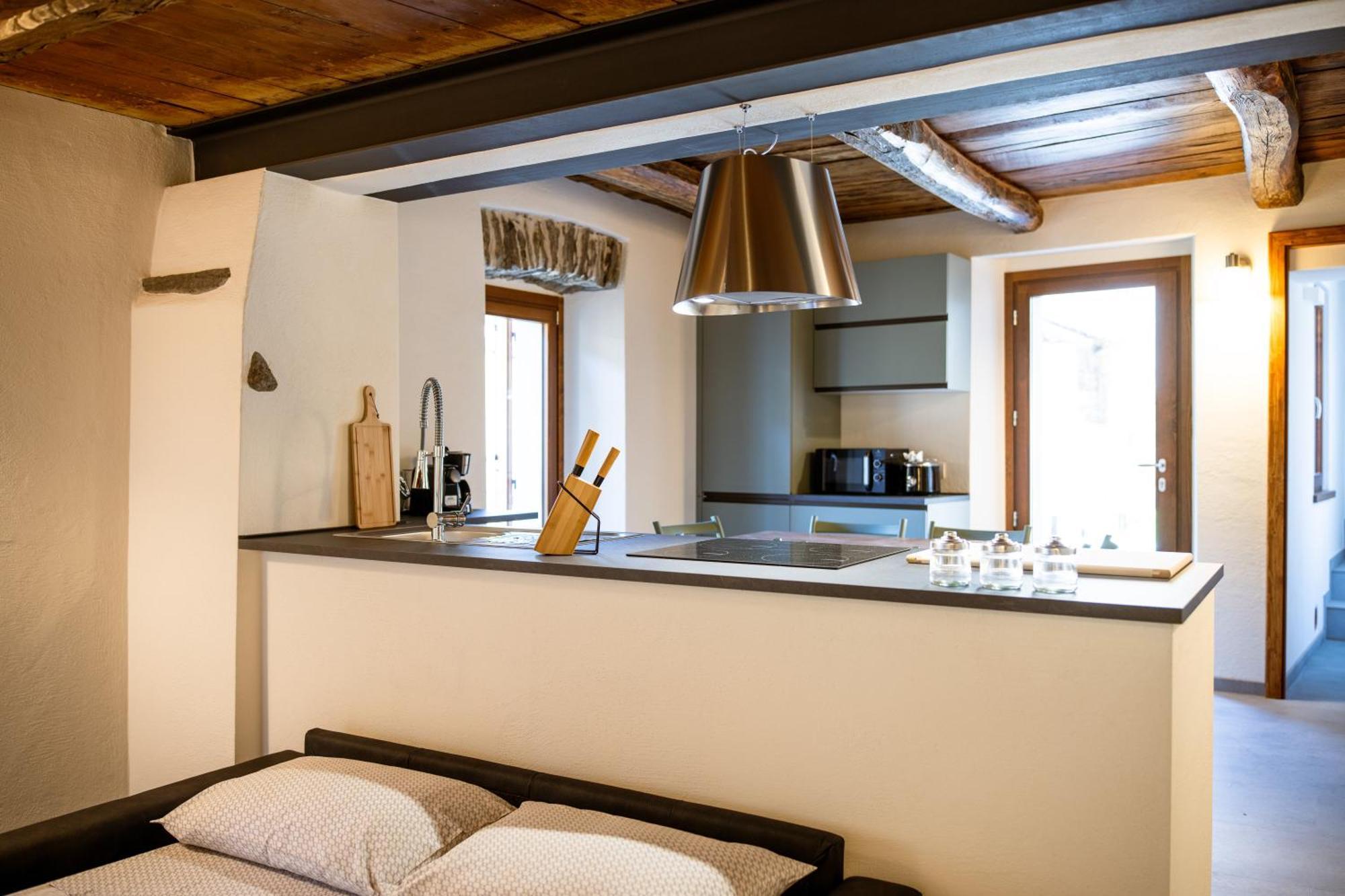 Ferienhaus Casa Sina -la Nel Borgo Massino Visconti